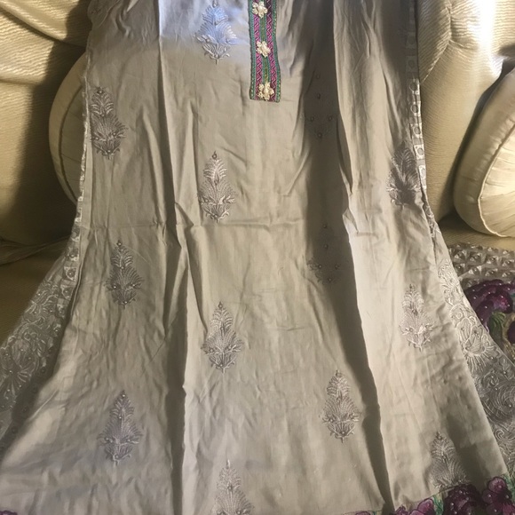 Dress - Picture 3 of 7